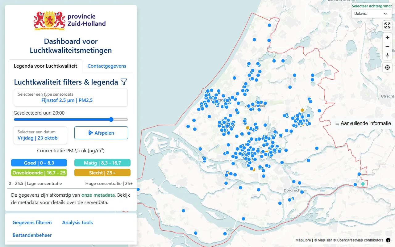 De eerste versie van het dashboard: een kaart van Zuid-Holland met meetpunten en een paneel met filters.